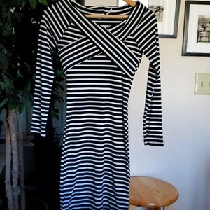 Slim fitting long sleeve dress